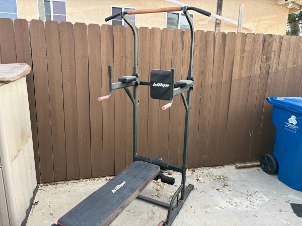 Pull up/dip station w/ Bench attachment 1
