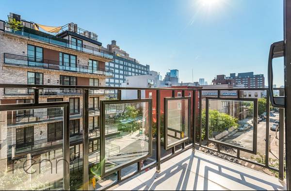$5,000 / 2br - Loft like South Williamsburg Waterfront 2 Bed 2 Bath w/d private roof (Williamsburg)63689827201281124
