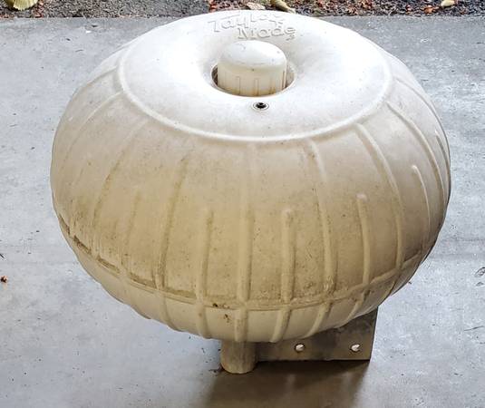 Taylor Made Inflatable Dock Wheel 1