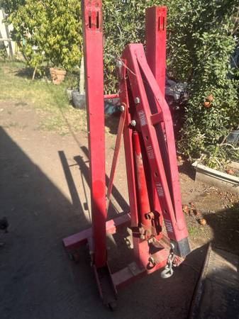 Cherry Picker For Engines 1