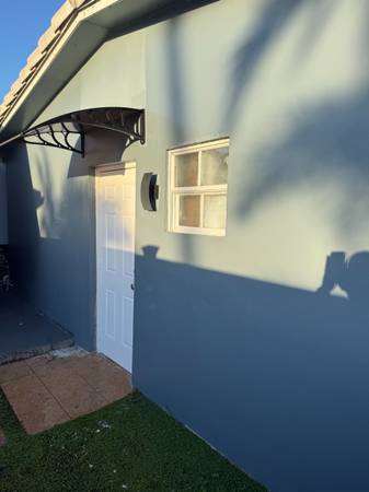 Efficiency/Studio Renta 1