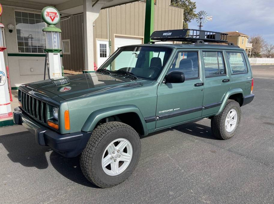 Green Jeep Cherokee XJ Body (Available if ad is up