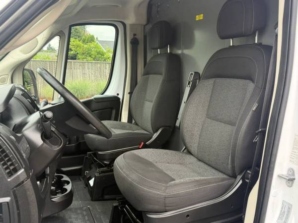 2017 RAM 3500 High Roof - Photo 14