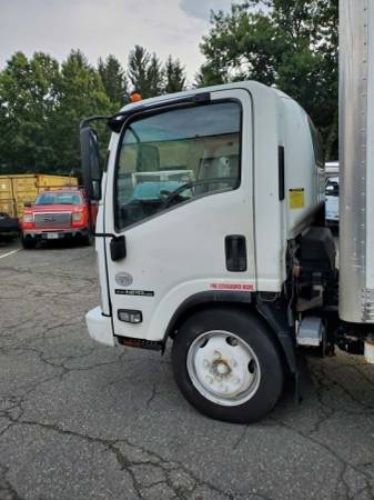 2010 Isuzu NPR - Photo 11