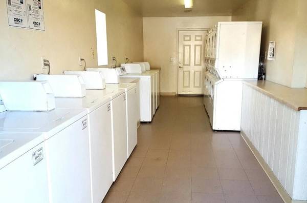 $1,012 / 2br - 825ft2 - Spa/Hot Tub, Hardwood Floors, Air Conditioner, Clubhouse (Phoenix)64024990170627121