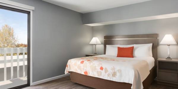 Flat Screen TVs, WiFi access, Fully Furnished 1