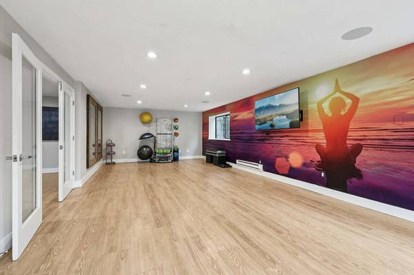 Covered Parking, in Mill Creek WA, 2 bedroom 1