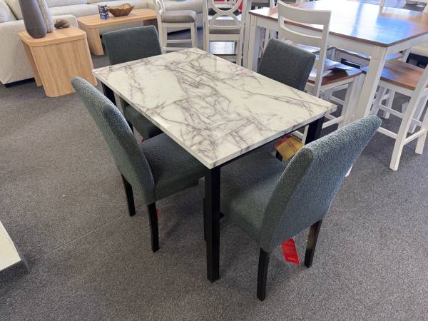 Dining table with 4 chairs 1