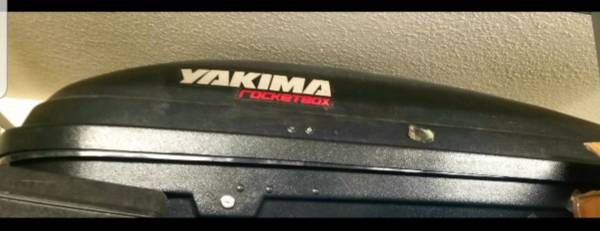 Yakima RocketBox turtle shell rooftop luggage carrier 1