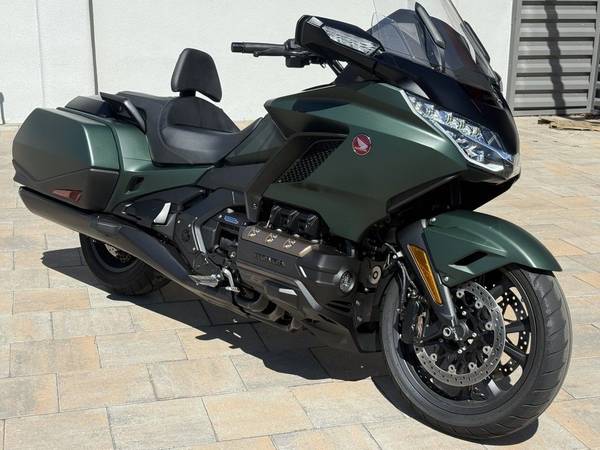 2024 Honda Gold Wing Automatic DCT  -Premium Dealer!