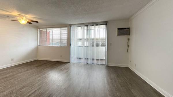 $2,350 / 1hab - 700ft2 - Romaine Apts-Piso de 1 hab. amplio con balcón y estacionamiento!! ¡LLAME AHORA! (West Hollywood)63869889062657121