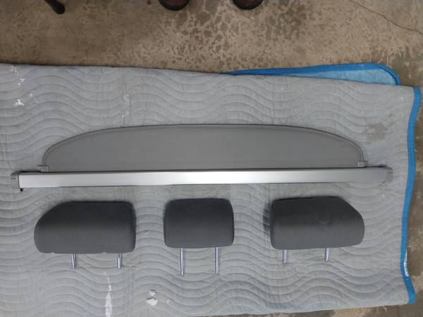 PRIUS (Gen 3) 3-REAR HEADREST- 1 REAR CARGO COVER 1