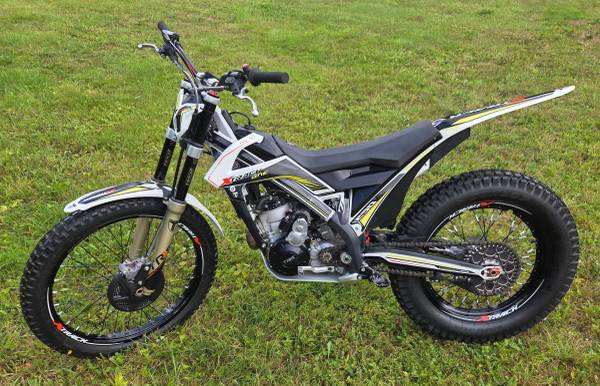 TRS XTrack Trials Motorcycle Electric Start! 1