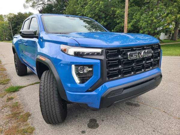 2025 GMC Canyon Elevation 4WD - Photo 7
