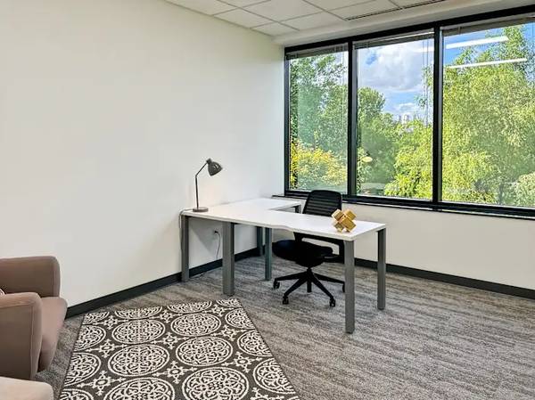 Flex Your Schedule: Rent an Office by the Hour! 1