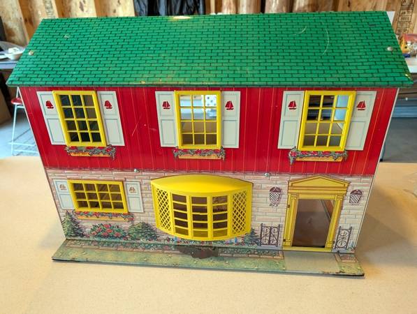 1950s Wolverine Dollhouse w/furniture - $45 (Mondovi, WI)