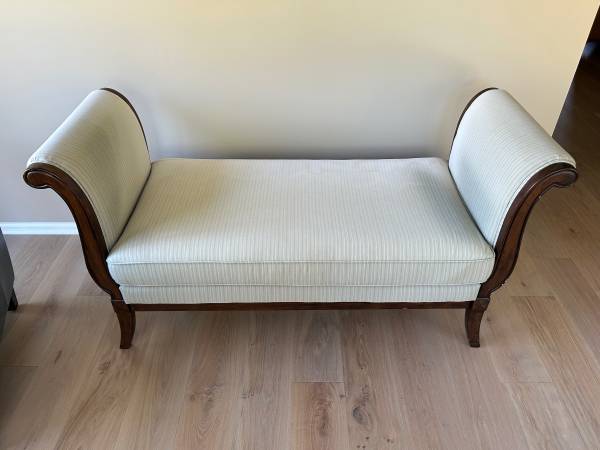 Bench / Loveseat / Settee 1