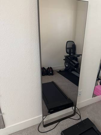 lululemon Studio Mirror with Floor Stand — Works Great 1