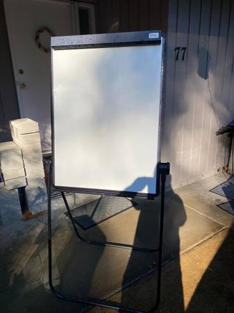 WHITE BOARD FLIP CHART STAND 1
