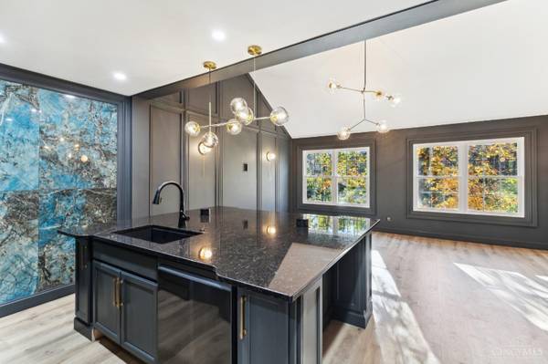 $3200.00 / 3br - 1649ft2 - Modern 3 Bed/3 Bath Condo in Montgomery, OH - Available 8/1/2025 - $3263974468987523123