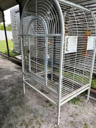 Very large high-quality full-size parrot cage 1