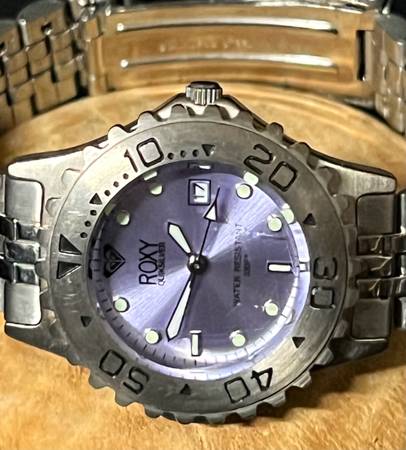 ROXY QUIKSILVER Water Resistant (330 Feet) WATCH… RX 420 Japan Quartz Movt. 1