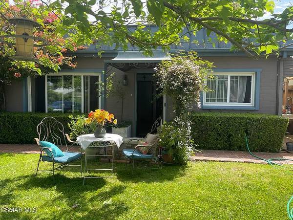 $750 / 2br - The highlight of this single family home is its exceptionally deep (Rochester, NY)