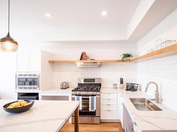 $2,895 / 2br - 937ft2 - Microondas, Mascotas - Máx. 2 permitidas, Armarios Grandes (Koreatown)63840112354433122