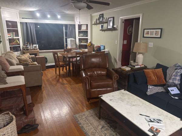 $1,200 / 1br - 650ft2 - One Bedroom Apartment in Holston Hills (10 min. from Campus) (Holston Hills)63815695556481122