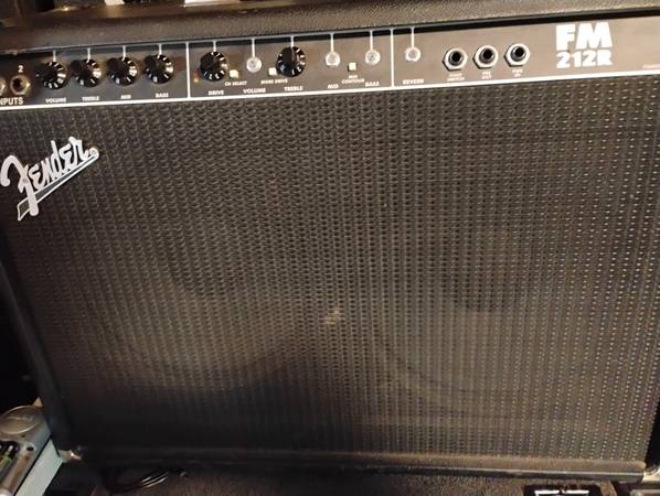 Fender FM212R 1