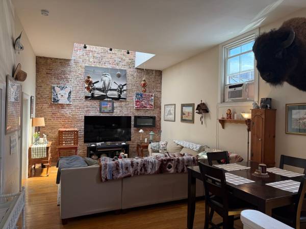 2 Bed / 1 Bath in Back Bay - Utilities Included - $4,400/mo 1