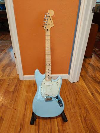 2021 Fender Mustang Player 75th Anniversary MIM 1