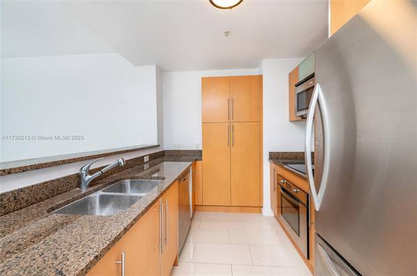 $3,000 / 1br - 733ft2 - Elegant 1bd Condo in MET 1, Downtown Miami (Downtown Miami)64001845894787122
