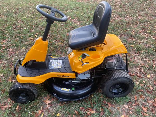 Cub Cadet Riding Mower 1