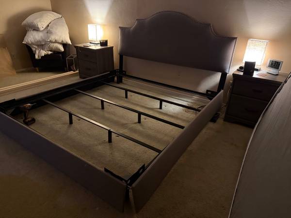 King upholstered bedframe with boxspring 1