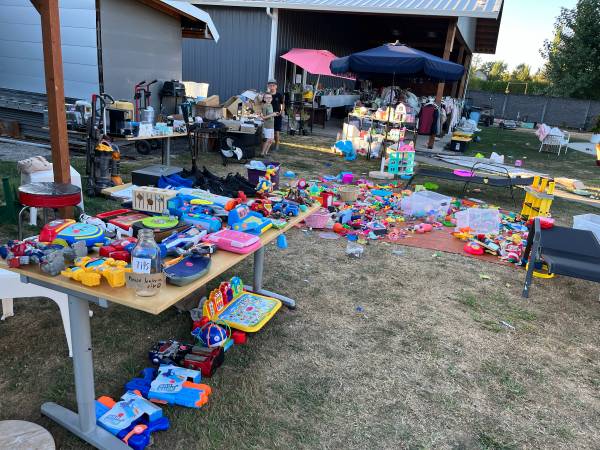 Yard sale photo