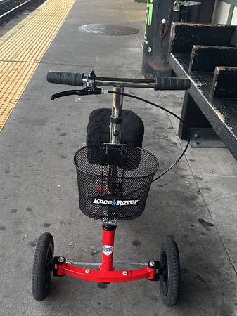 Knee Scooter (Knee Rover) 1