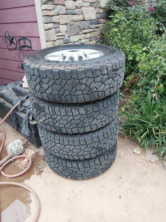 Neumáticos Falken Wildpeak 265/70R17 de 17 pulgadas - $700 (Salem, AL)448318093048555521