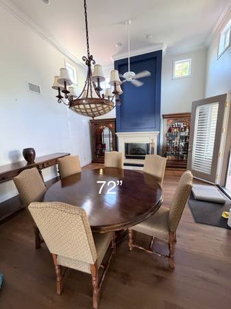 Dining table for 6 with matching server 1