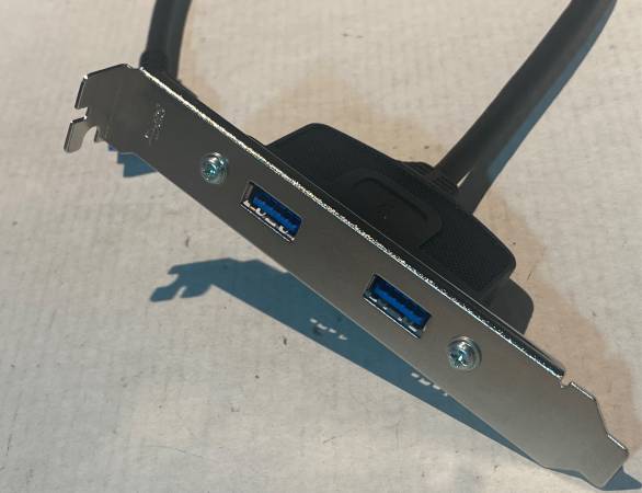 USB 3.0 internal plug 1