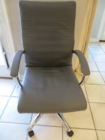 Office Chair Grey Leather Chrome Seat Adjustable LIKE NEW! 1