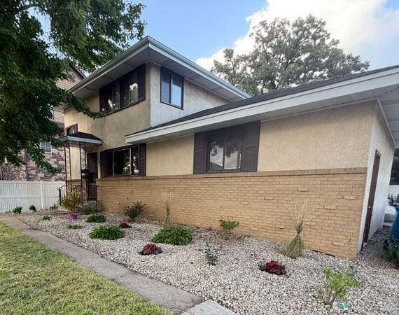 $2,250 / 3br - 3 bedroom upper duplex (Robbinsdale)64003959582593122