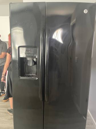 GE Refrigerator 1