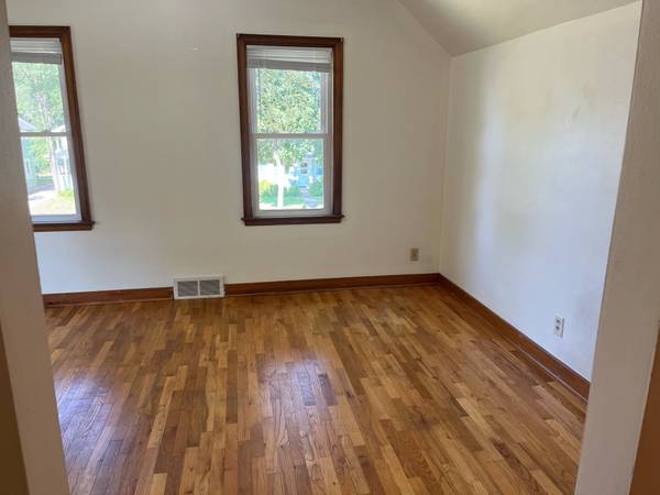 1 Bedroom near UWL Campus 1