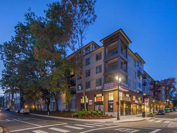 $1,799 / 1br - 590ft2 - Impeccable 1 BR/1 BA Loft-Style Apartment, Italian Bistro On-Site (Bothell)63850755457283123