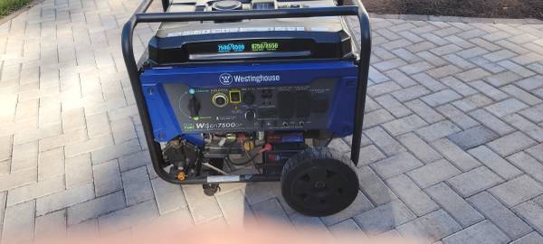 Westinghouse 9500W Dual Fuel Generator 1