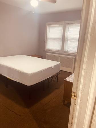 Room for rent 1