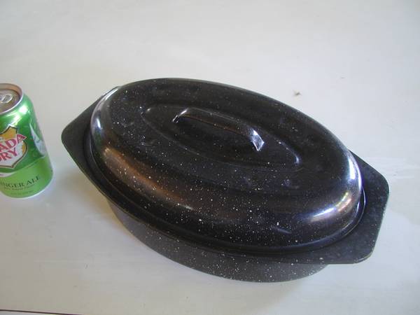 Granite Ware Medium Enameled Roasting Pan with Lid - 11-inch interior 1