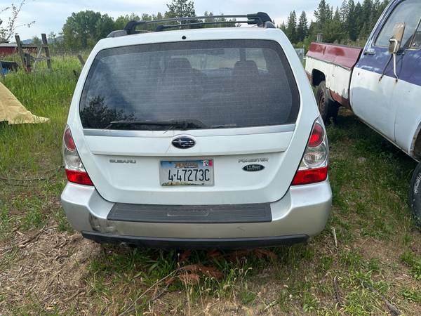 2006 Subaru Forester - Front End Wrecked, No Engine 1