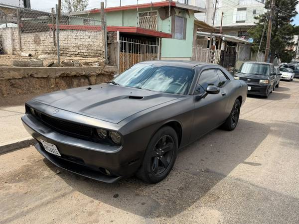 2009 DODGE CHALLENGER SXT 1